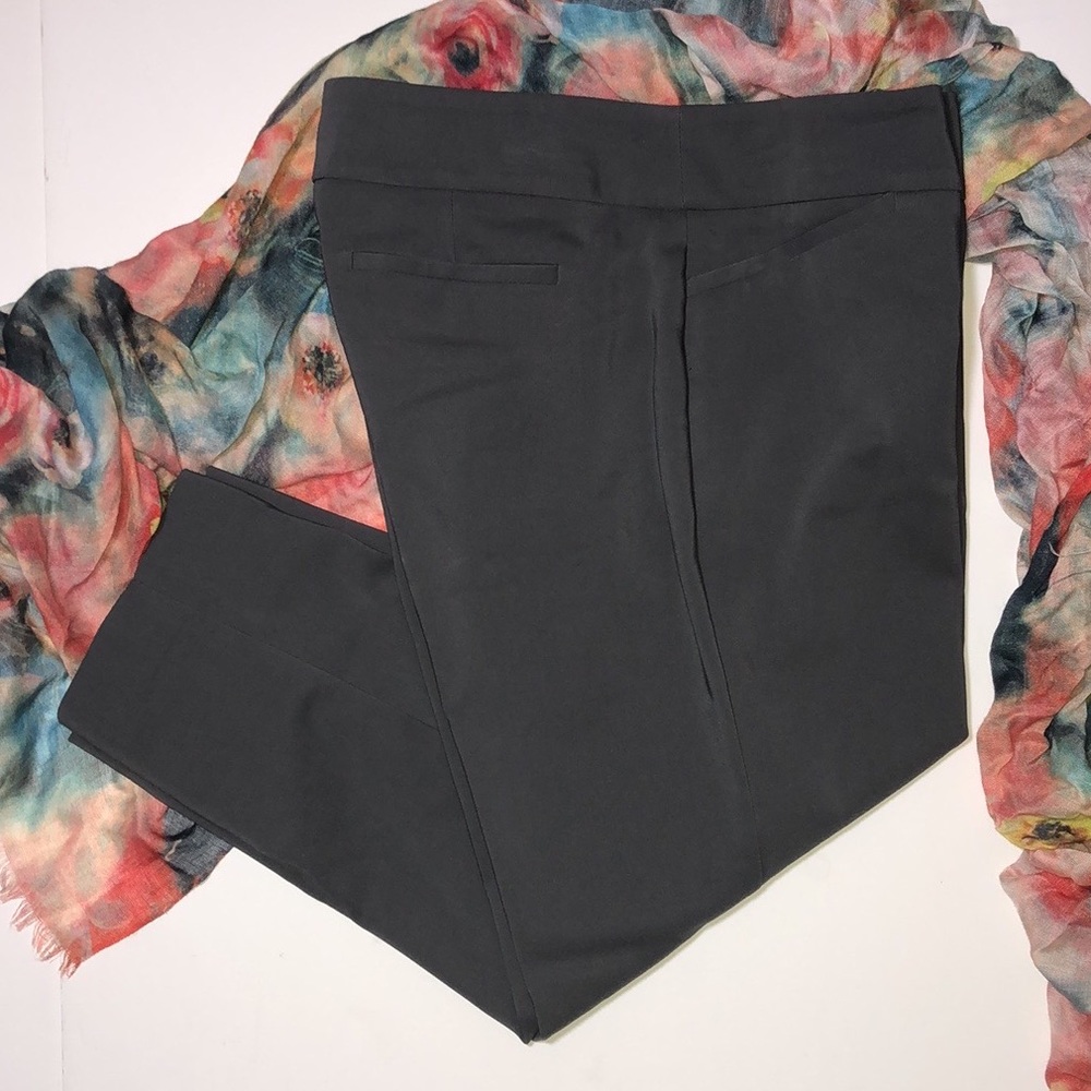Apt. 9 Mid Rise Lucca Gray Women’s Capri 10